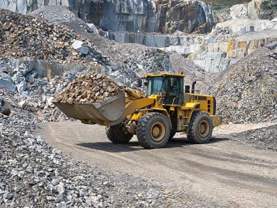 Wheel loader on compacted haul road